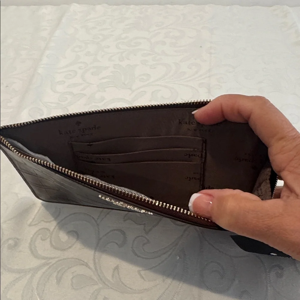 ♠️Kate spade Lucy Croc Embossed Medium L-Zip Wristlet